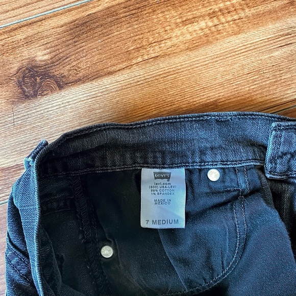 Black Levi’s Jeans - Picture 8 of 8